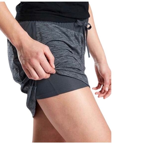 Athleta Excursion Gray Hybrid Athletic Skirt Skort Medium - Picture 3 of 11